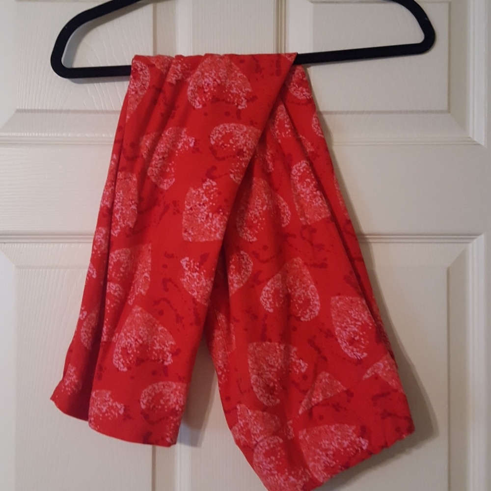 LulaRoe Leggings TC - Red with white hearts.